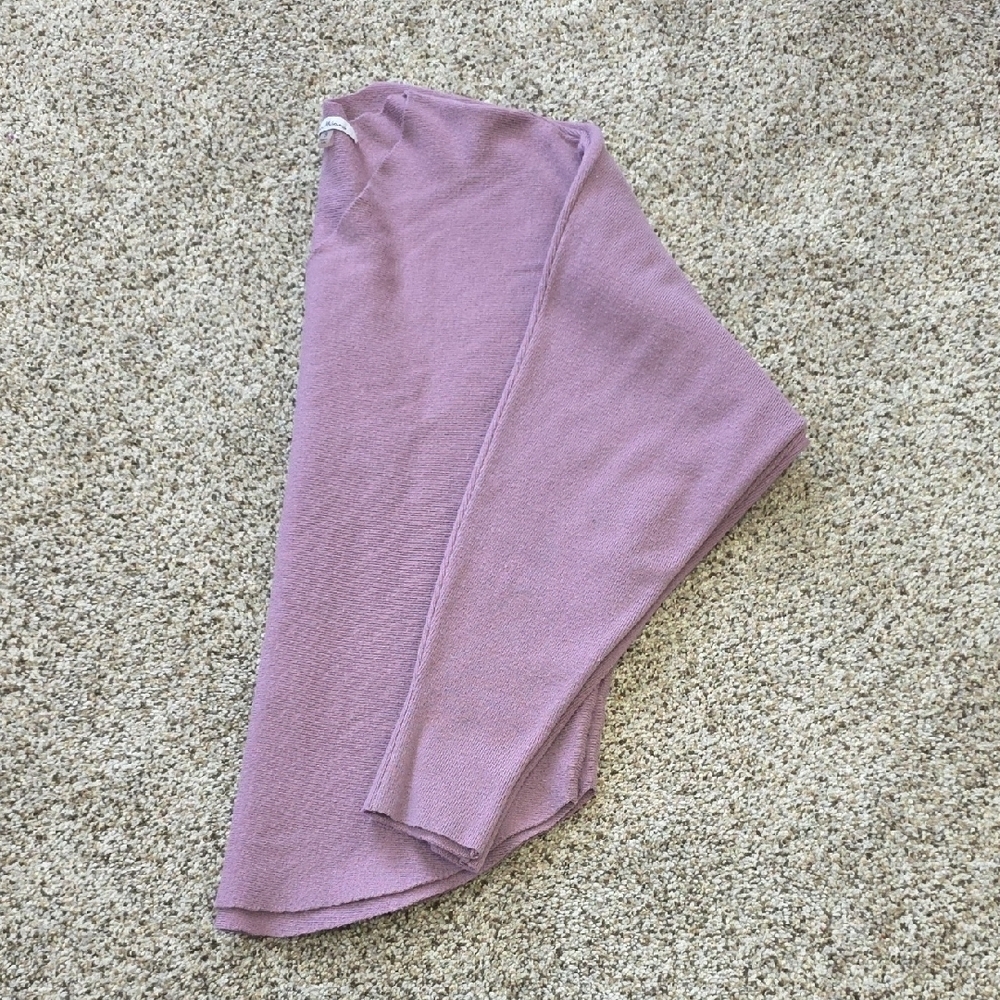 Elegant Lavender V-Neck Sweater - Picture 9 of 9